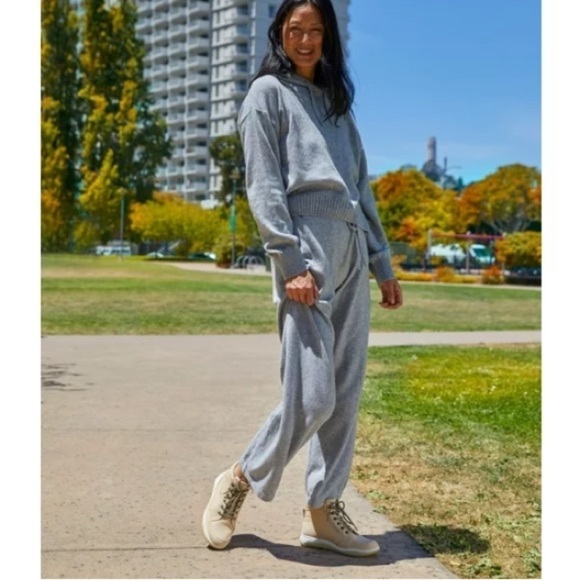 Vionic Whitley Cream Leather Water-Resistant High-Top Boot Sneaker Size 7 - Picture 4 of 9